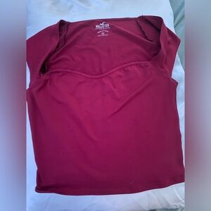 Hollister top, super soft, thick material, i love the shirt but doesn’t fit me